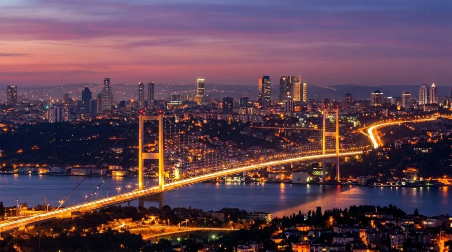 Çaniler, Mersin Port Plus X-Large’daki merkez ofisinden sonra İstanbul Emaar’da yeni ofisini açtı.